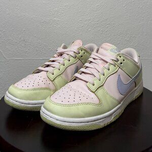 Nike Women's Dunk Low (Size 6.5)